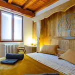 Il Lauro - House -