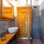 Il Lauro - House - *